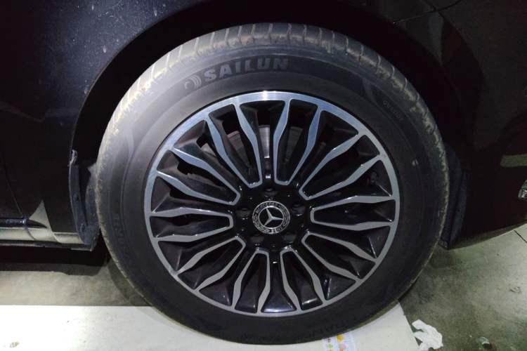 Used Mercedes-Benz V-Class 2018 V 260 L Prestige Extended Version China VI Right Front Wheel Hub