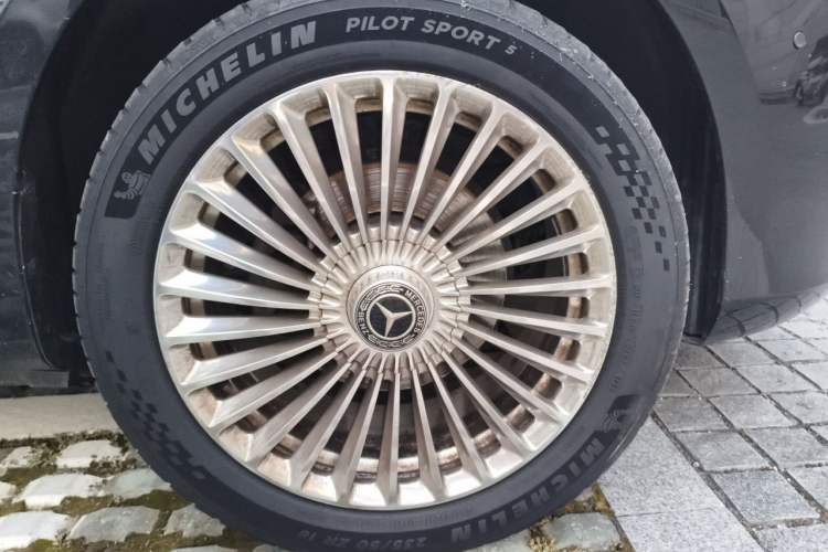 Used Mercedes-Benz V-Class 2018 V 260 Prestige Edition China V Right Front Wheel Hub