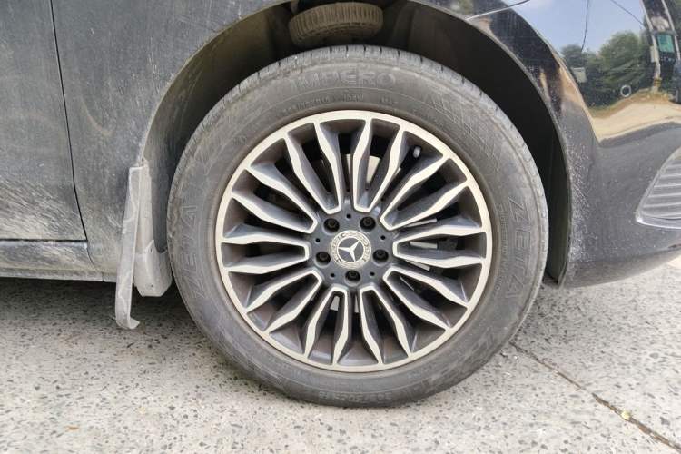 Used Mercedes-Benz V-Class 2018 V 260 Avantgarde Edition China VI Right Front Wheel Hub