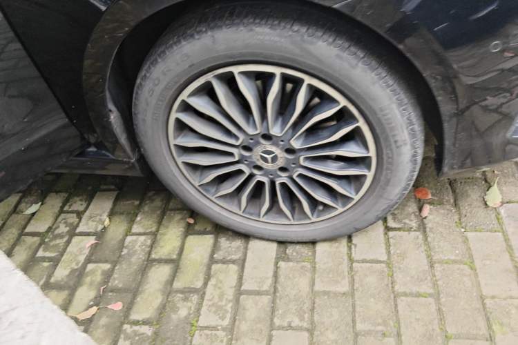 Used Mercedes-Benz V-Class 2018 V 260 L Prestige Extended Version China VI Right Front Wheel Hub