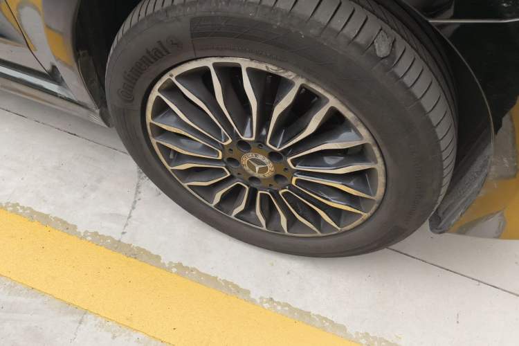 Used Mercedes-Benz V-Class 2018 V 260 Prestige Edition China VI Right Front Wheel Hub