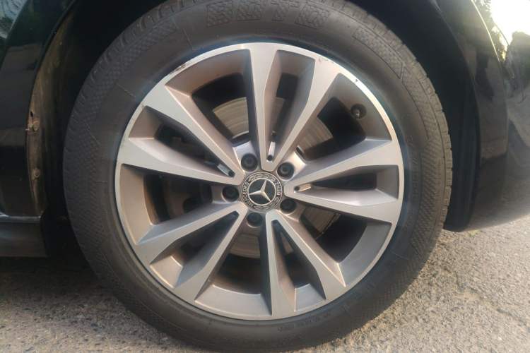 Used Mercedes-Benz V-Class 2018 V 260 Avantgarde Edition China VI Right Front Wheel Hub