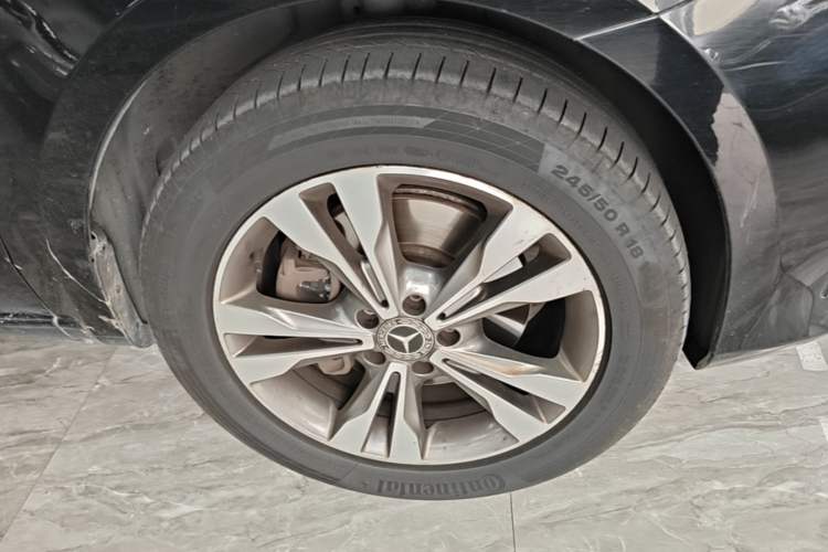 Used Mercedes-Benz V-Class 2018 V 260 Avantgarde Edition China VI Right Front Wheel Hub