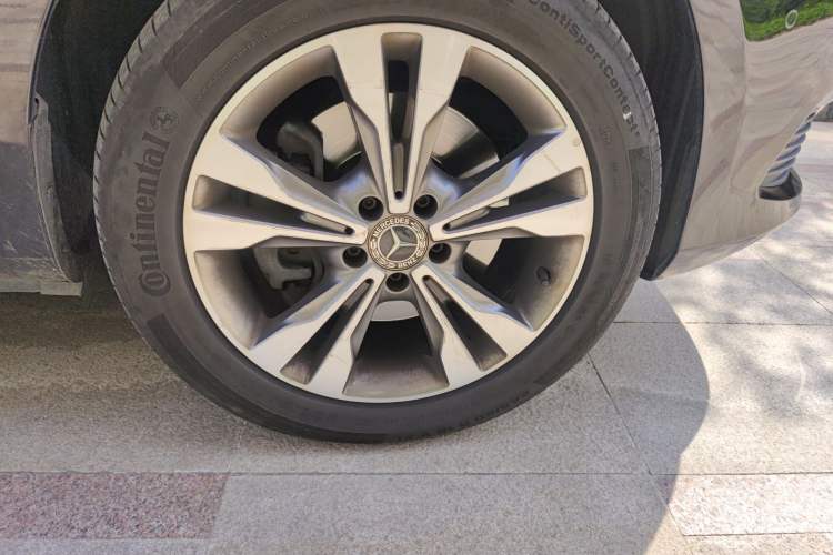 Used Mercedes-Benz V-Class 2018 V 260 Avantgarde Edition China VI Right Front Wheel Hub