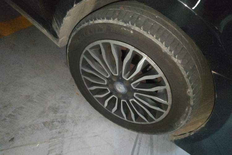 Used Mercedes-Benz V-Class 2018 V 260 Avantgarde Edition China VI Right Front Wheel Hub