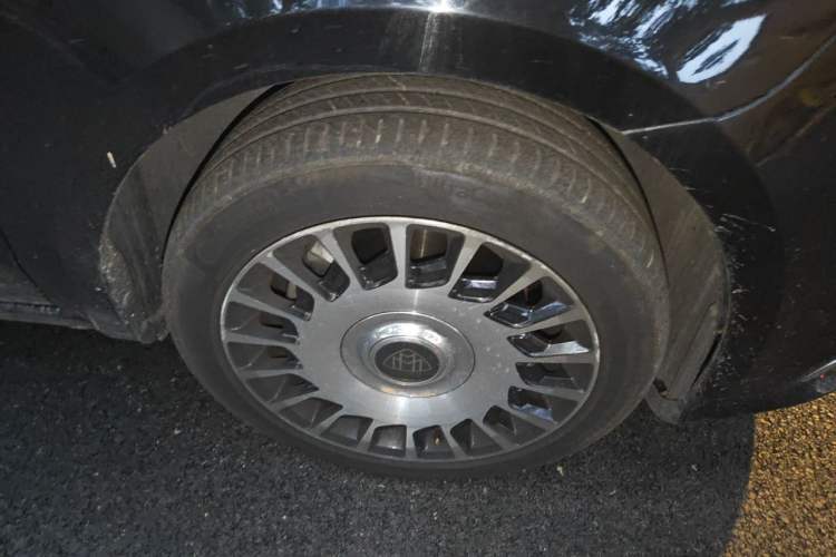 Used Mercedes-Benz V-Class  Right Front Wheel Hub