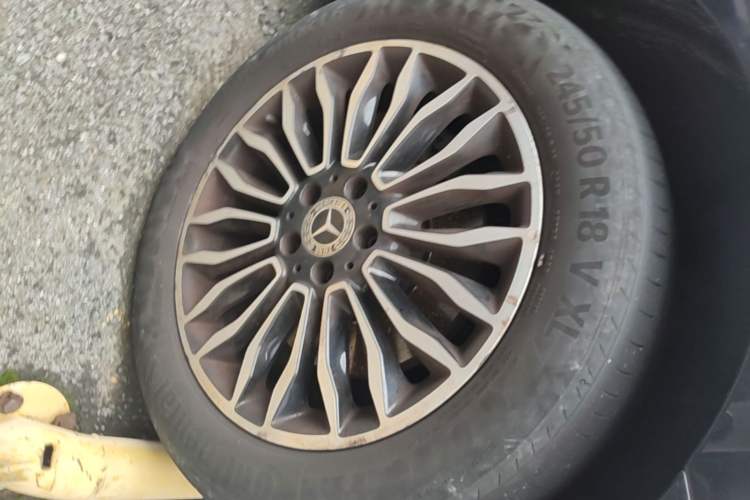 Used Mercedes-Benz V-Class 2018 V 260 Prestige Edition China VI Right Front Wheel Hub