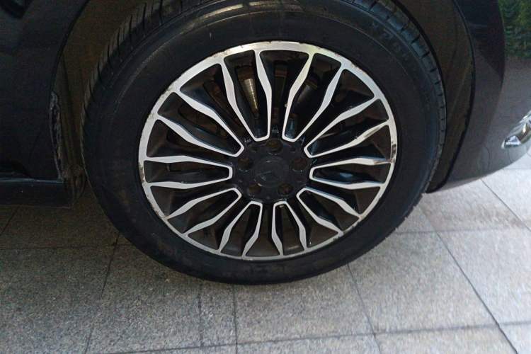 Used Mercedes-Benz V-Class 2018 V 260 L Prestige Extended Version China VI Right Front Wheel Hub