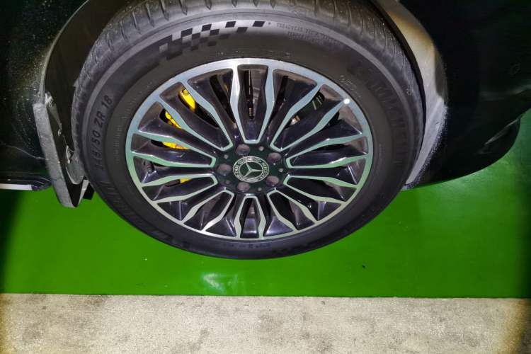 Used Mercedes-Benz V-Class 2018 V 260 L Prestige Extended Version China VI Right Front Wheel Hub