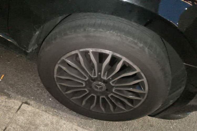 Used Mercedes-Benz V-Class 2018 V 260 Prestige Edition China VI Right Front Wheel Hub