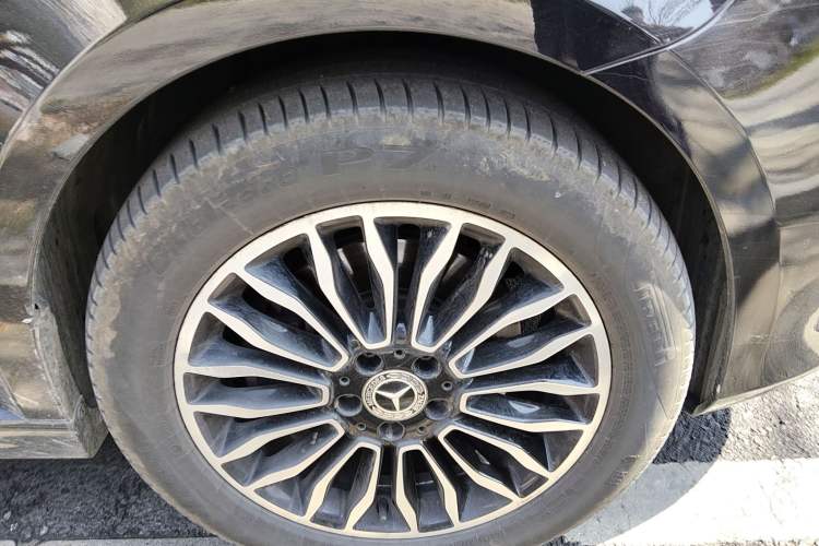 Used Mercedes-Benz V-Class 2018 V 260 L Prestige Extended Version China VI Right Front Wheel Hub