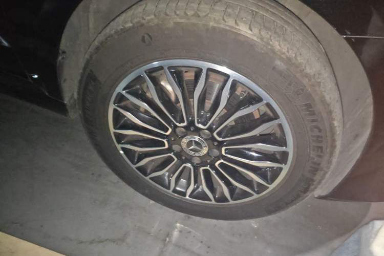 Used Mercedes-Benz V-Class 2018 V 260 Prestige Edition China VI Right Front Wheel Hub