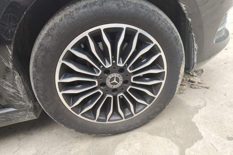 Used Mercedes-Benz V-Class 2018 V 260 Prestige Edition China VI Right Front Wheel Hub