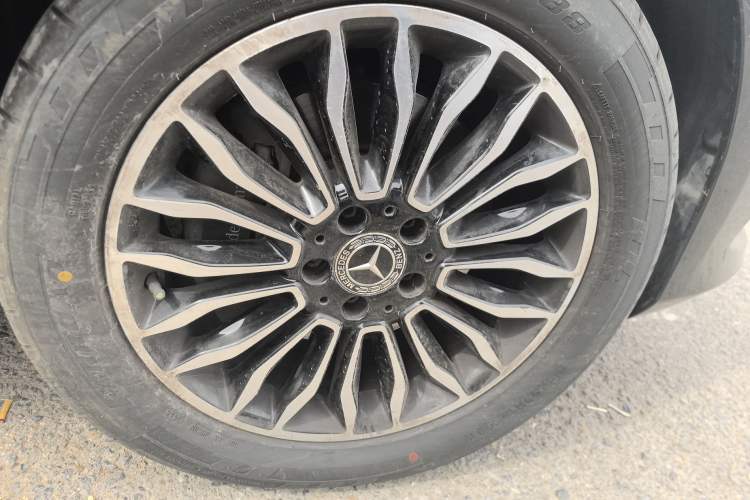 Used Mercedes-Benz V-Class 2018 V 260 L Prestige Extended Version China VI Right Front Wheel Hub