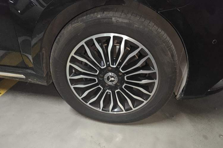 Used Mercedes-Benz V-Class 2018 V 260 L Prestige Extended Version China VI Right Front Wheel Hub