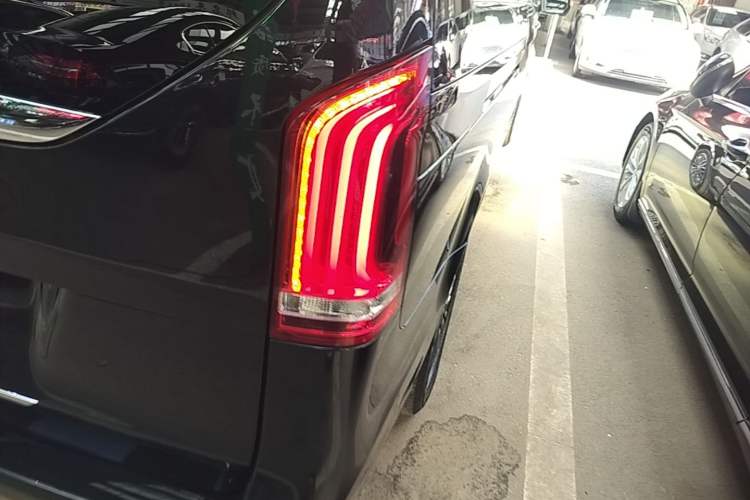 Used Mercedes-Benz V-Class 2018 V 260 L Prestige Extended Version China VI Right Rear Taillight