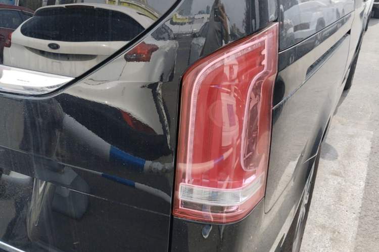Used Mercedes-Benz V-Class 2018 V 260 Avantgarde Edition China V Right Rear Taillight