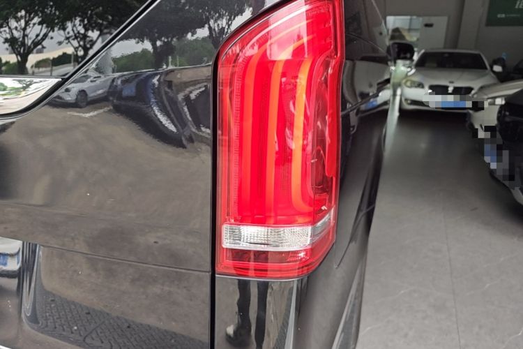 Used Mercedes-Benz V-Class 2018 V 260 L Prestige Extended Version China VI Right Rear Taillight