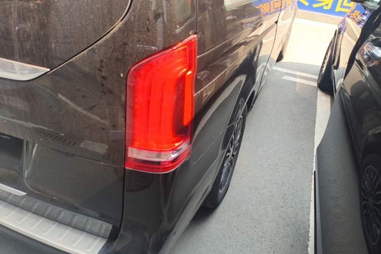 Used Mercedes-Benz V-Class 2018 V 260 L Prestige Extended Version China VI Right Rear Taillight