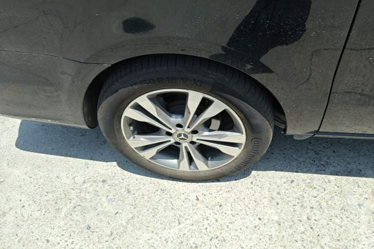 Used Mercedes-Benz V-Class 2018 V 260 Avantgarde Edition China VI Right Rear Wheel Hub