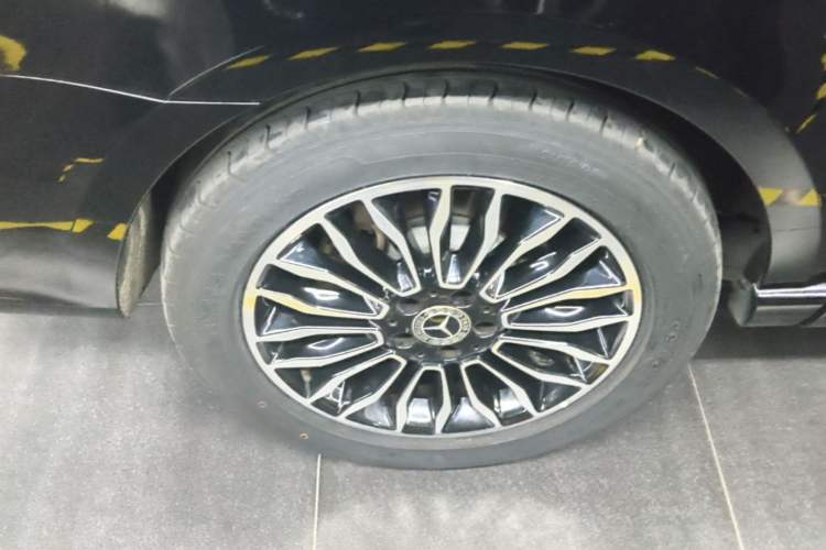 Used Mercedes-Benz V-Class 2018 V 260 Prestige Edition China VI Right Rear Wheel Hub