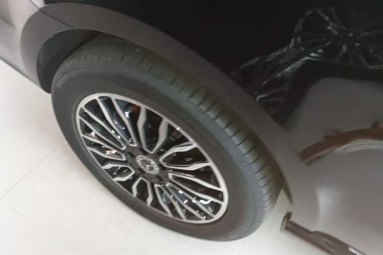Used Mercedes-Benz V-Class 2018 V 260 L Prestige Extended Version China VI Right Rear Wheel Hub