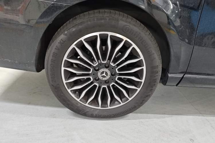 Used Mercedes-Benz V-Class 2018 V 260 Prestige Edition China VI Right Rear Wheel Hub