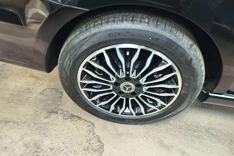 Used Mercedes-Benz V-Class 2018 V 260 L Prestige Extended Version China VI Right Rear Wheel Hub