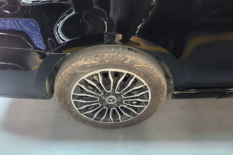 Used Mercedes-Benz V-Class 2018 V 260 L Prestige Extended Version China VI Right Rear Wheel Hub
