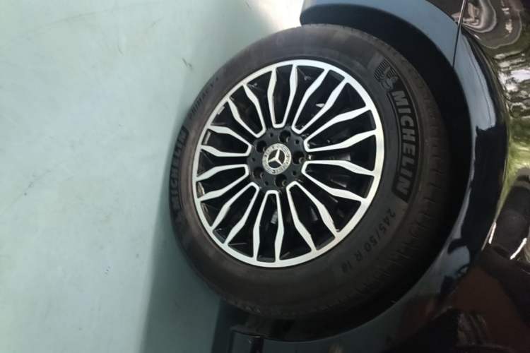 Used Mercedes-Benz V-Class 2018 V 260 L Prestige Extended Version China VI Right Rear Wheel Hub