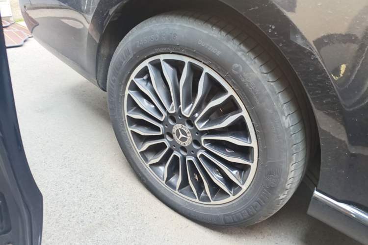 Used Mercedes-Benz V-Class 2018 V 260 L Prestige Extended Version China VI Right Rear Wheel Hub