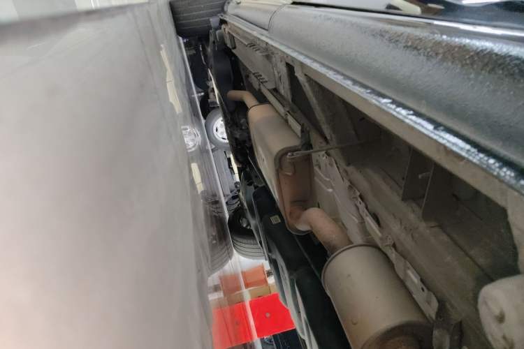 Used Mercedes-Benz V-Class 2018 V250 2.0T Extended Version 5.37 meters Middle East Edition Right Side Sill