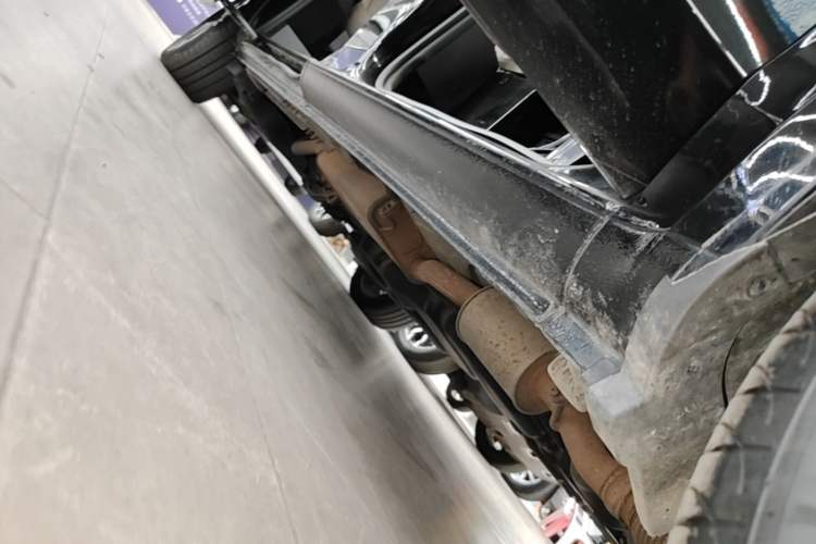 Used Mercedes-Benz V-Class 2018 V 260 Avantgarde Edition China V Right Side Sill