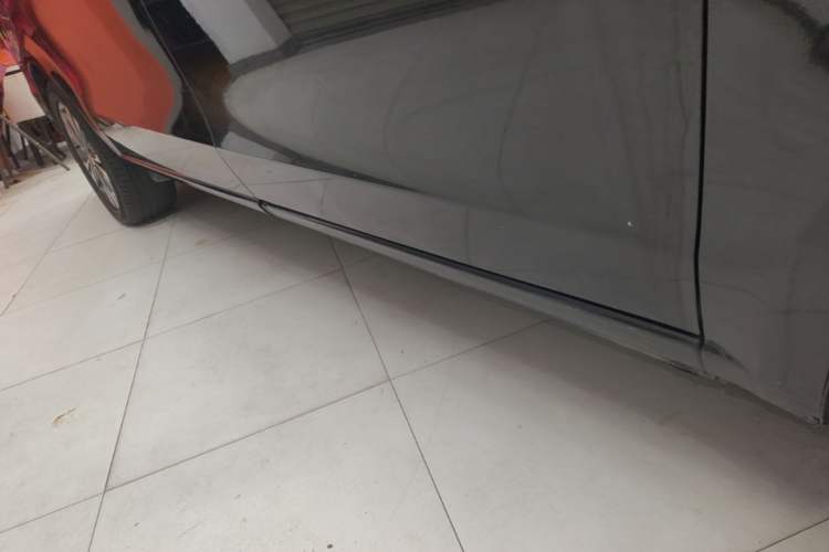 Used Mercedes-Benz V-Class 2018 V 260 Avantgarde Edition China V Right Side Sill
