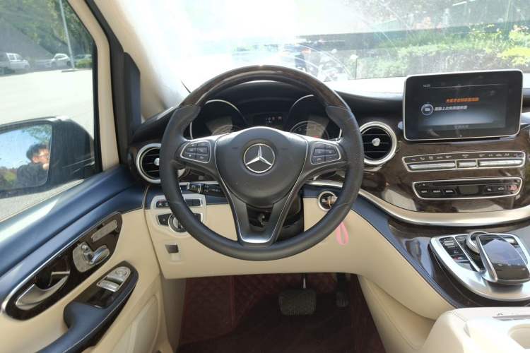 Used Mercedes-Benz V-Class 2018 V 260 L Prestige Extended Version China VI Steering Wheel