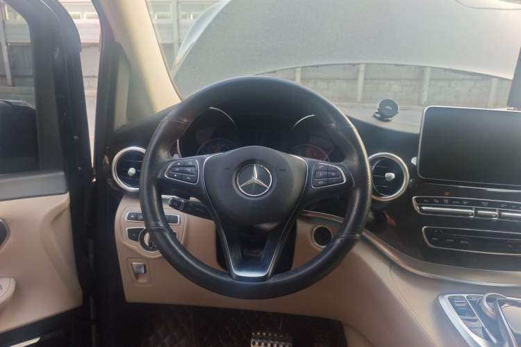 Used Mercedes-Benz V-Class 2018 V 260 Prestige Edition China VI Steering Wheel