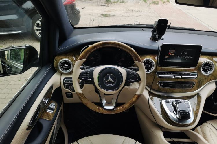Used Mercedes-Benz V-Class 2018 V 260 L Prestige Extended Version China VI Steering Wheel