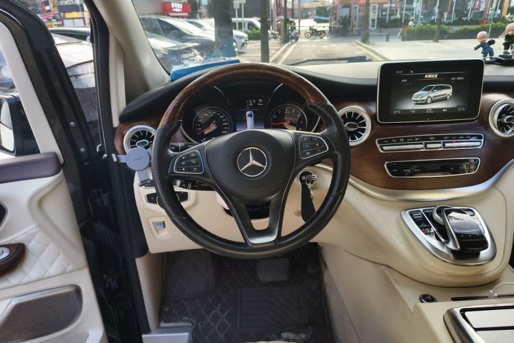 Used Mercedes-Benz V-Class 2018 V 260 L Prestige Extended Version China VI Steering Wheel