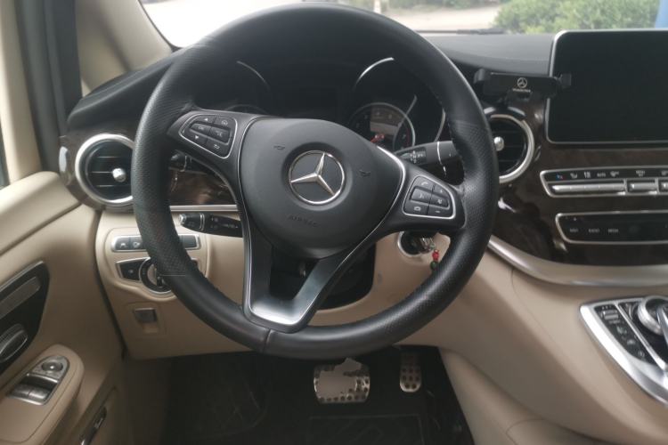 Used Mercedes-Benz V-Class 2018 V 260 L Prestige Extended Version China VI Steering Wheel