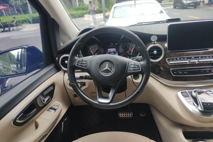 Used Mercedes-Benz V-Class 2018 V 260 L Prestige Extended Version China VI Steering Wheel