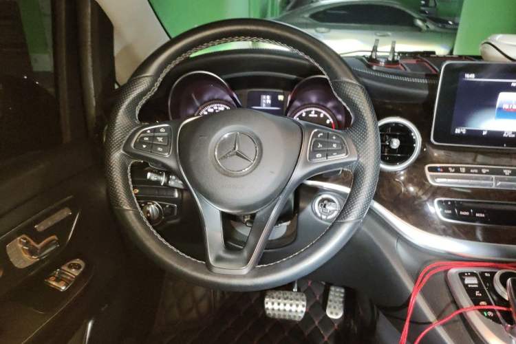 Used Mercedes-Benz V-Class 2018 V 260 L Prestige Extended Version China VI Steering Wheel