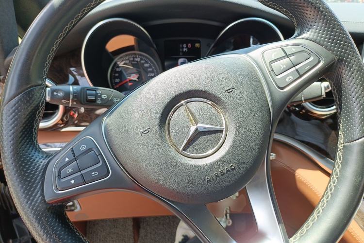 Used Mercedes-Benz V-Class 2018 V 260 Avantgarde Edition China VI Steering Wheel