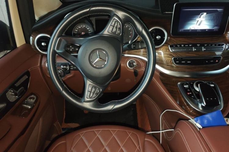 Used Mercedes-Benz V-Class 2018 V 260 L Prestige Extended Version China VI Steering Wheel