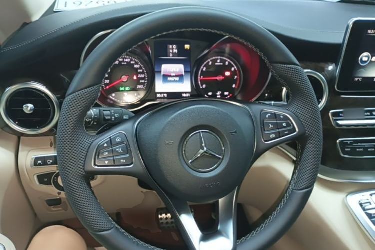 Used Mercedes-Benz V-Class 2018 V 260 L Prestige Extended Version China VI Steering Wheel