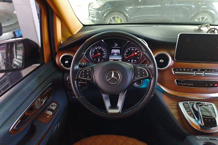 Used Mercedes-Benz V-Class 2018 V 260 L Prestige Extended Version China VI Steering Wheel