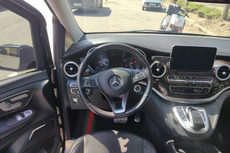 Used Mercedes-Benz V-Class 2018 V 260 L Prestige Extended Version China VI Steering Wheel