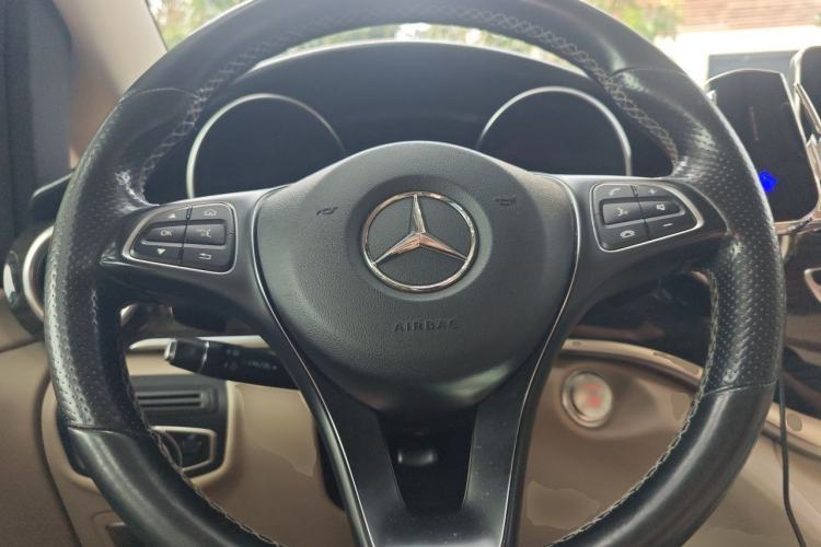 Used Mercedes-Benz V-Class 2018 V 260 Avantgarde Edition China VI Steering Wheel