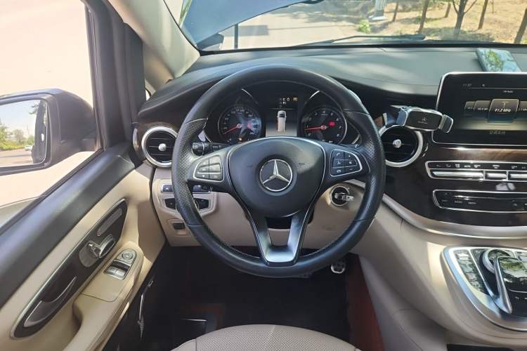 Used Mercedes-Benz V-Class 2018 V 260 Prestige Edition China VI Steering Wheel