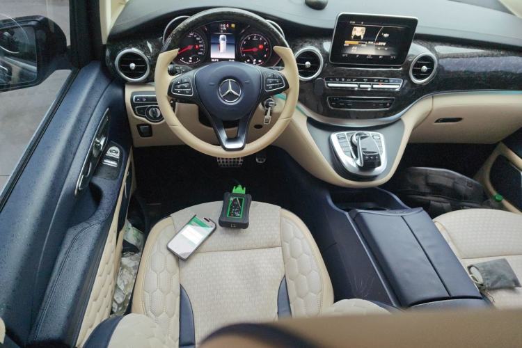 Used Mercedes-Benz V-Class 2018 V 260 L Prestige Extended Version China VI Steering Wheel