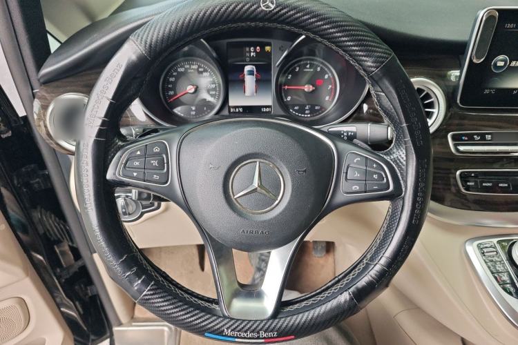 Used Mercedes-Benz V-Class 2018 V 260 Avantgarde Edition China VI Steering Wheel